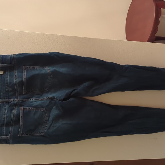 Distressed skinny jeans - Picture 2 of 2